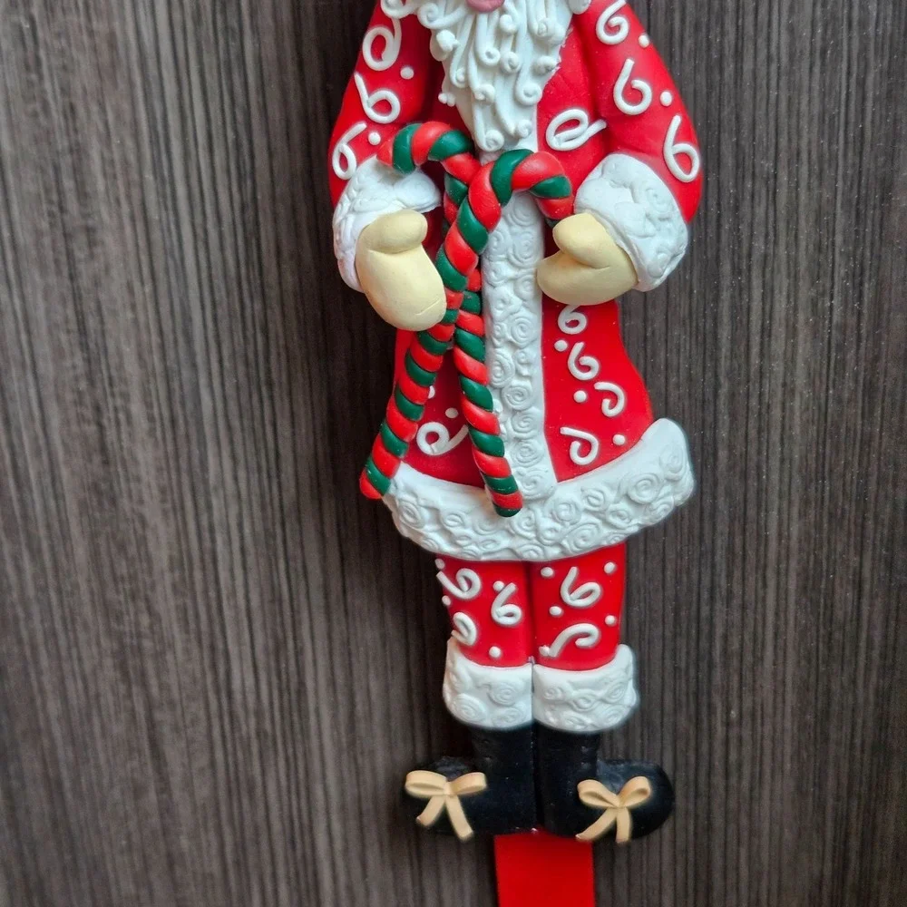 Over‎ The Door Clay Santa's Christmas Wreath Holder Metal Hanger